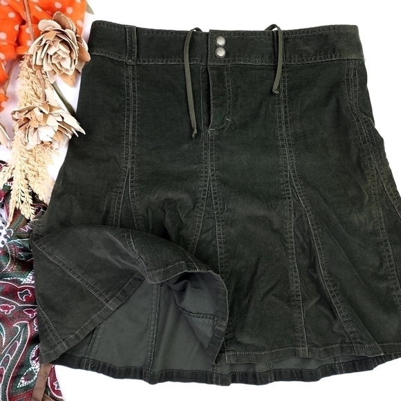 Athleta Dresses & Skirts - Athleta Green Corduroy Skirt Sz S